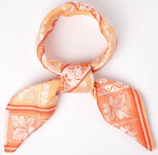 Hovedbilde Silkeskjerf Lise 8